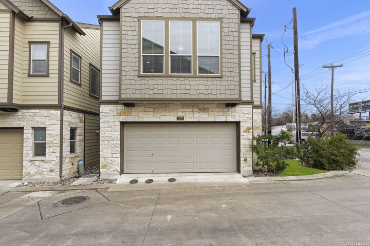 Property Photo:  2003 McCullough  TX 78212 