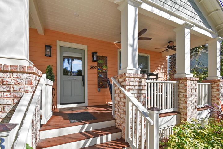 Property Photo:  307 Saint George St  FL 32084 