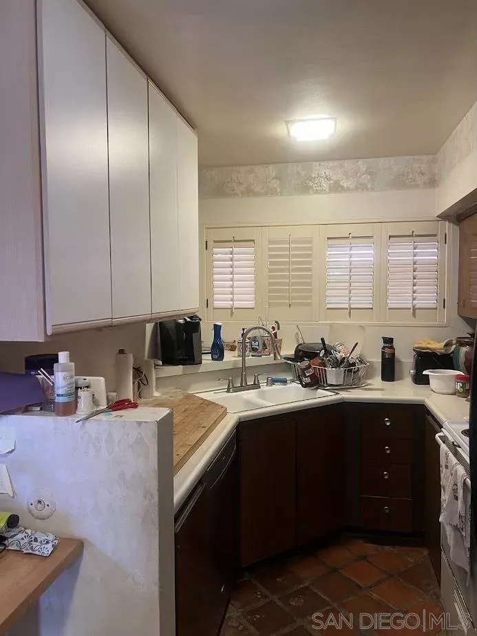 Property Photo: 2630 Torrey Pines Rd E21 CA 92037