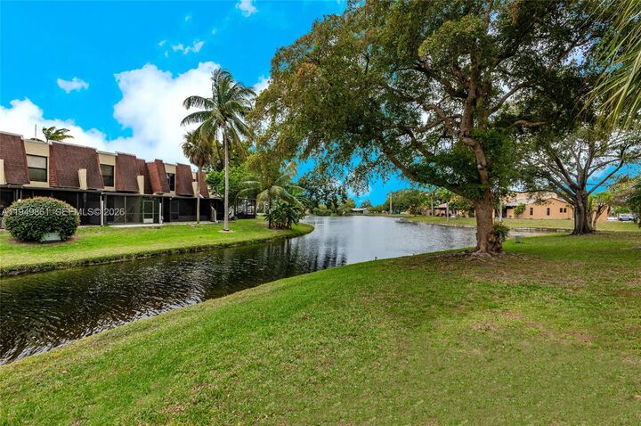 Property Photo:  1501 NW 90th Way 1501  FL 33024 