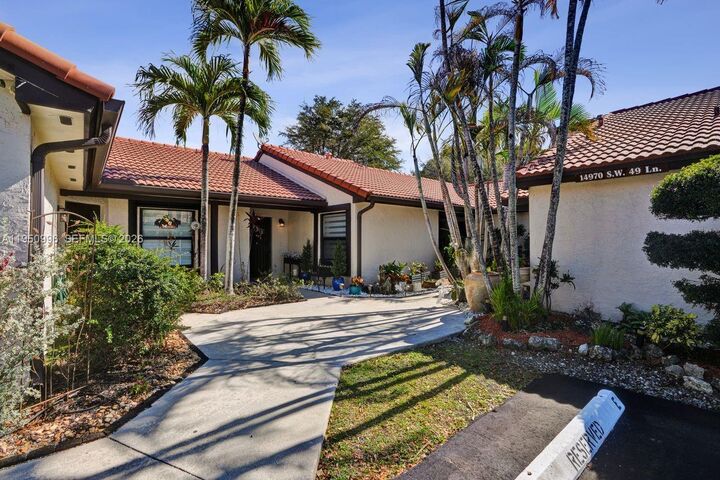 Property Photo:  14970 SW 49th Ln 2G  FL 33185 