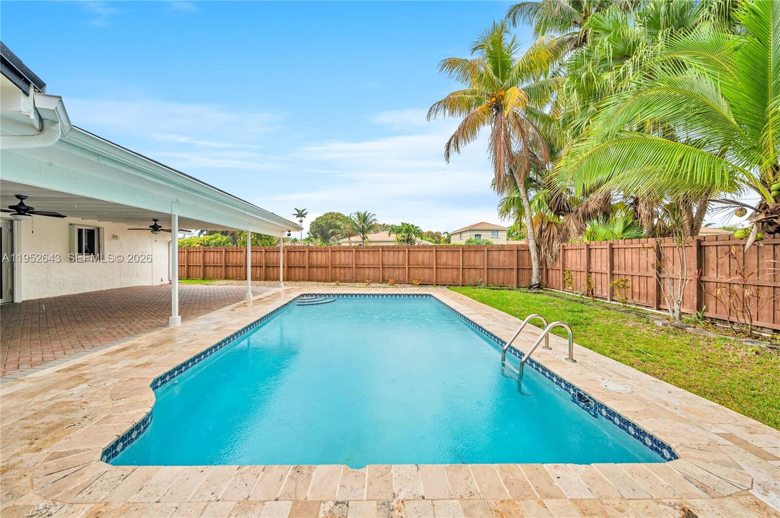 Property Photo: 15930 SW 90th Ave FL 33157
