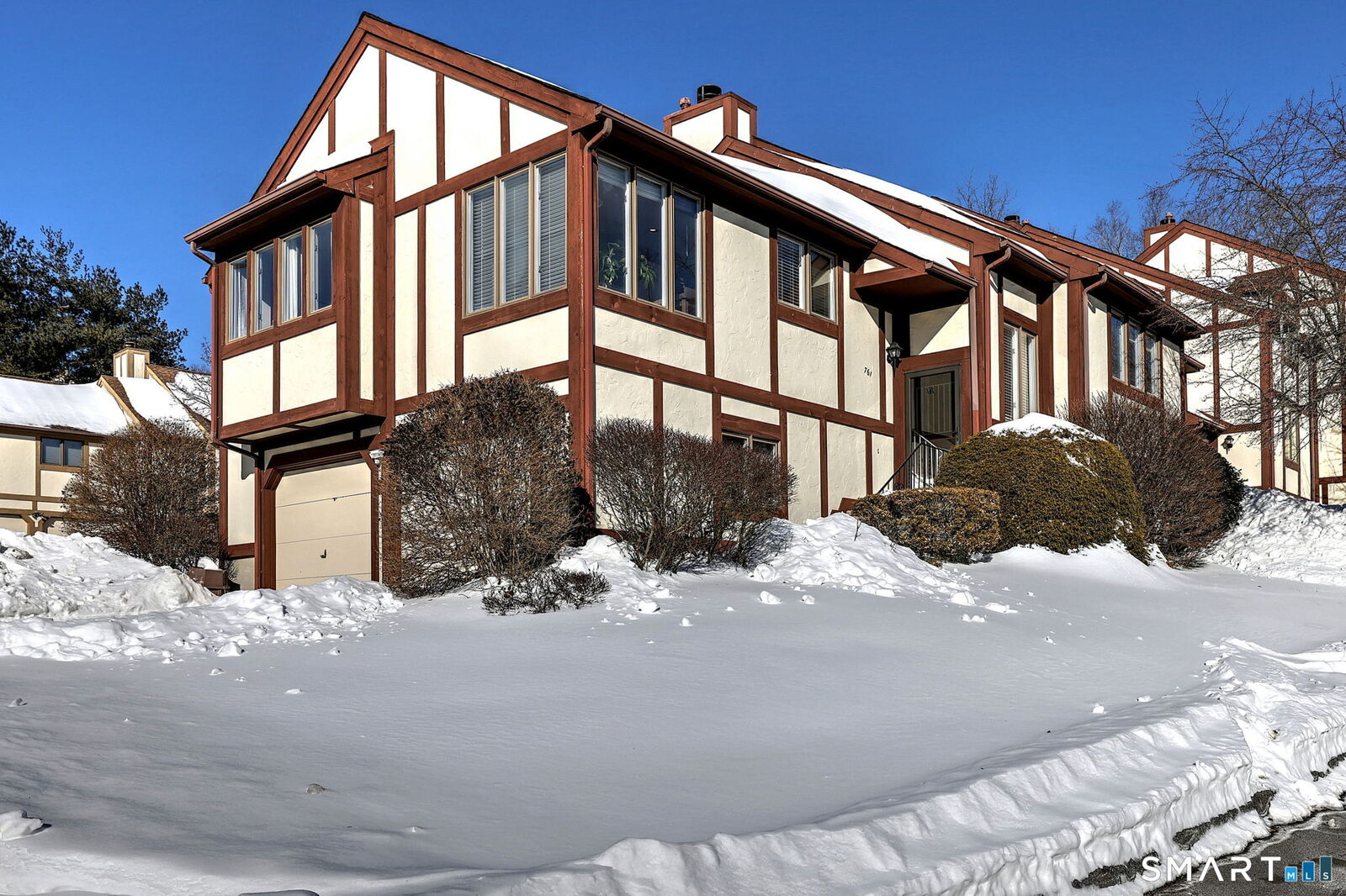 Property Photo:  690 Forest Road 761  CT 06516 