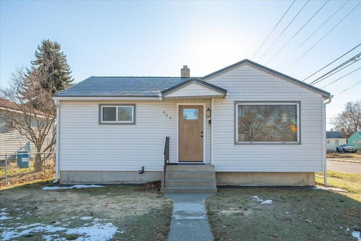 Property Photo:  604 E Columbia Ave  WA 99207 