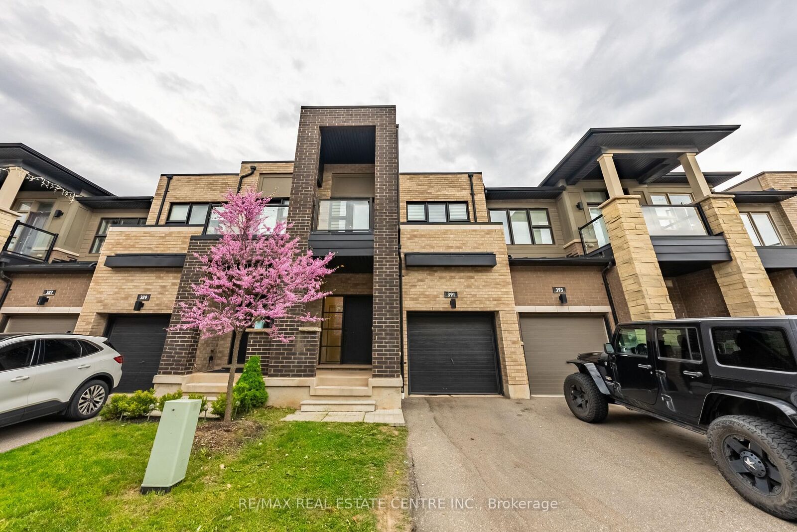 Property Photo: 391 Athabasca Common N/A ON L6H 0R5