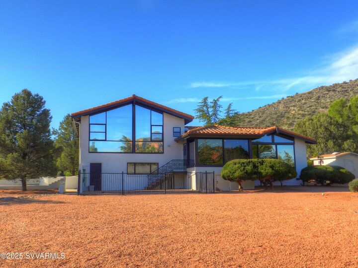 Property Photo:  925 E Saddlehorn Road  AZ 86351 