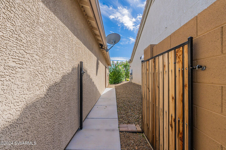 Property Photo:  2004 Golddust Circle  AZ 86326 