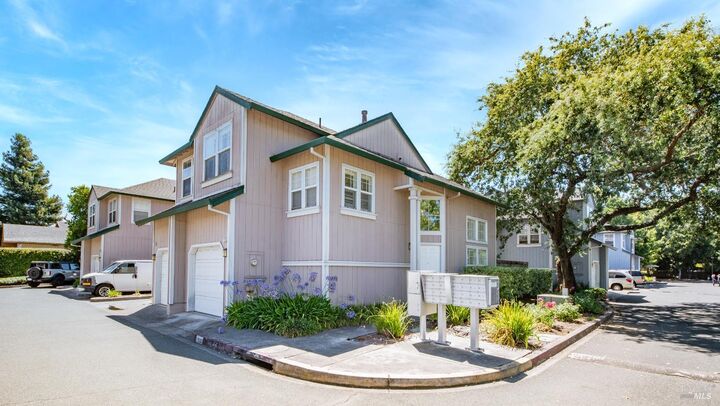 Property Photo: 1532 Pinebrook Place CA 95403