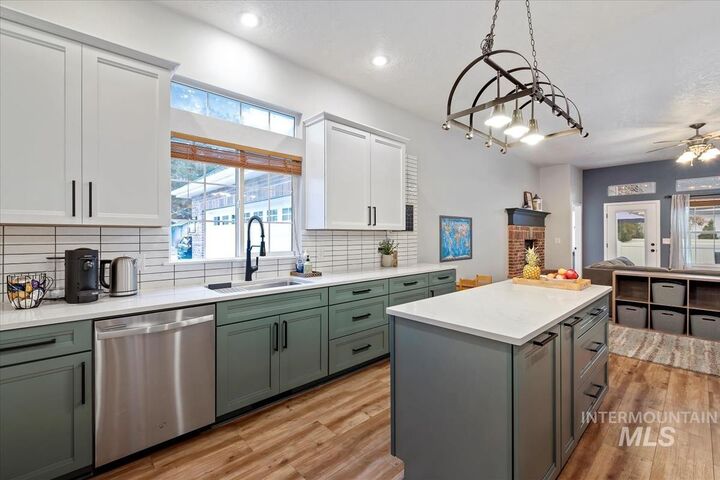 Property Photo:  1512 W Great Basin Dr.  ID 83646 