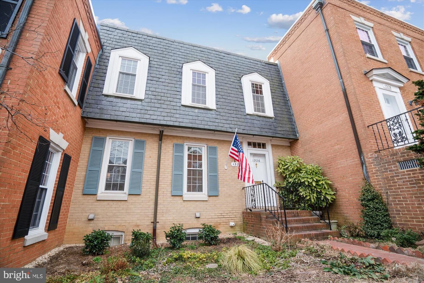 Property Photo:  1326 N Lynnbrook Drive  VA 22201 