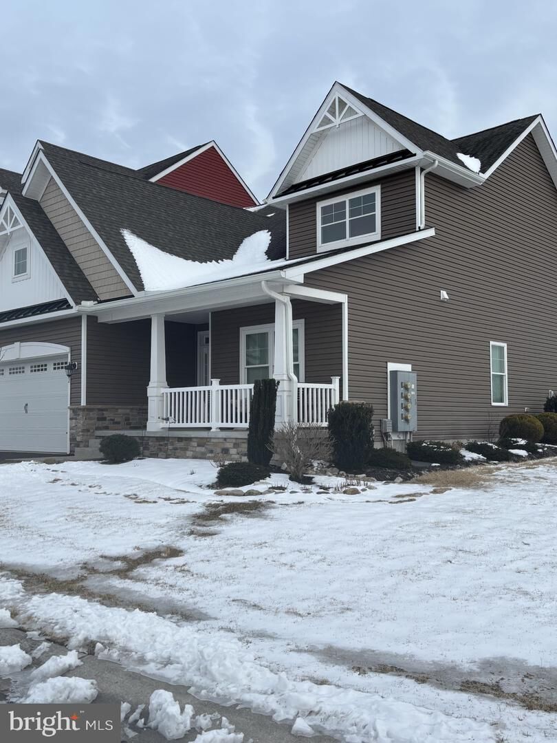Property Photo:  102 Eagle Court  DE 19970 