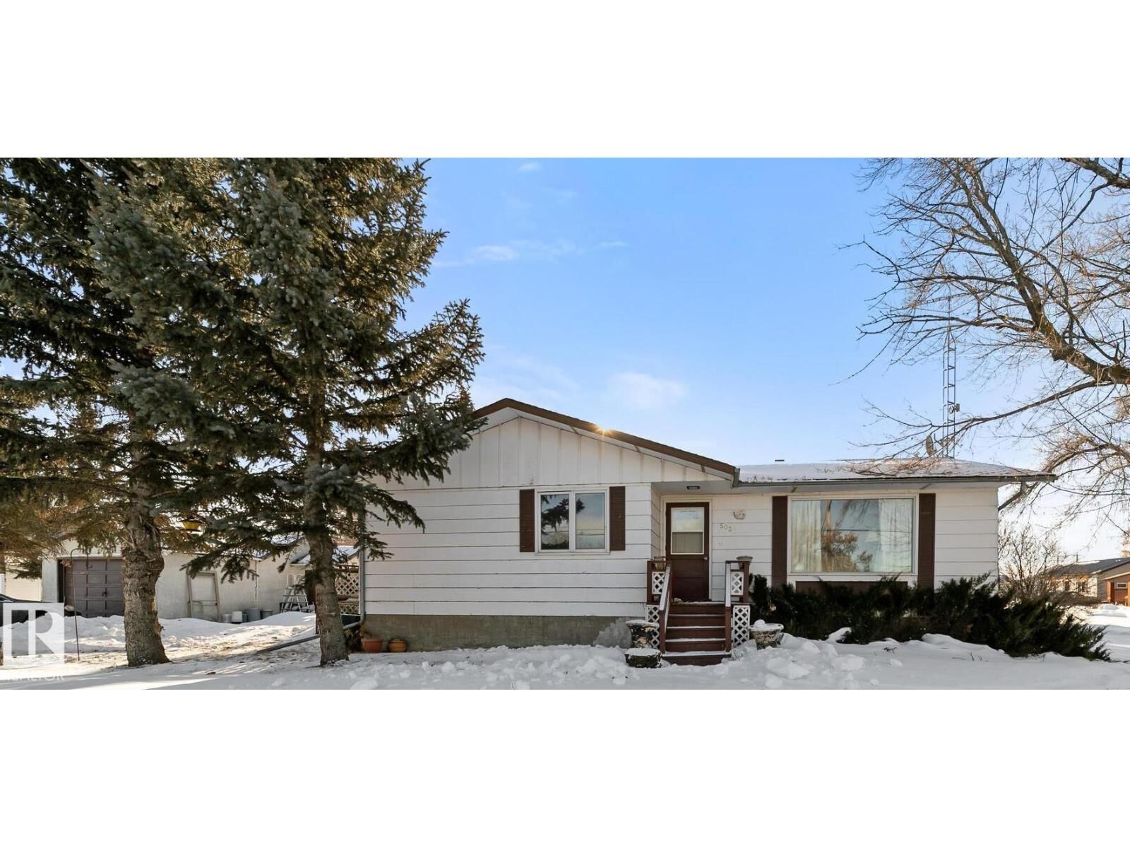 Property Photo:  5037 54 St  AB T0B 1A0 