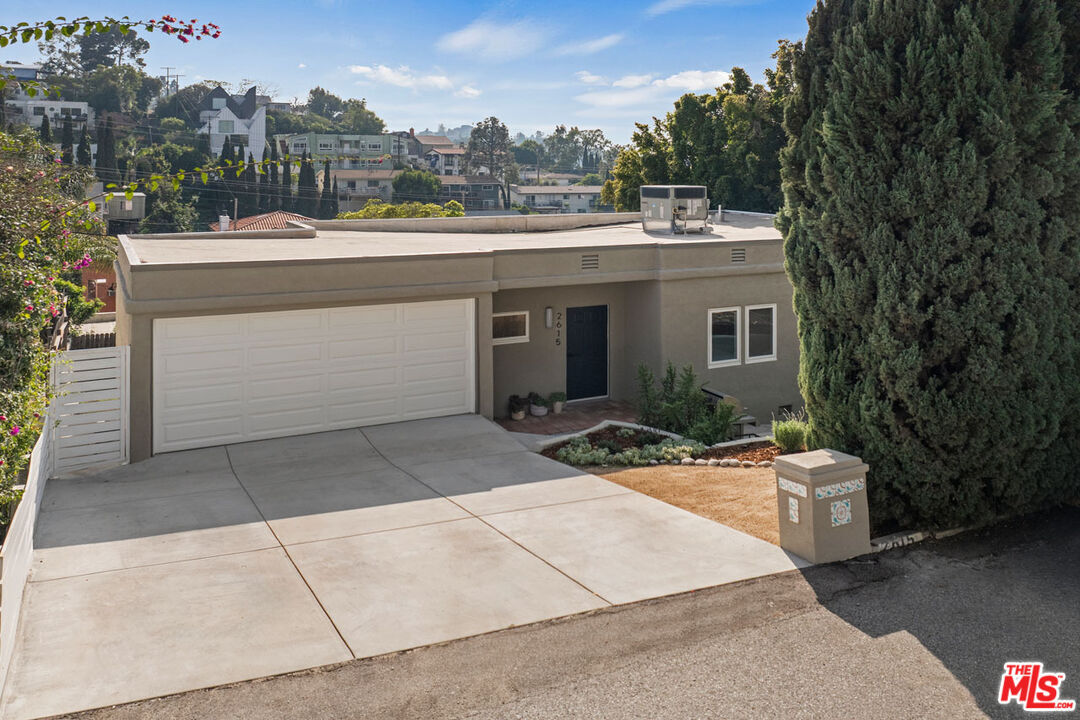 Property Photo:  2615 Silver Ridge Ave  CA 90039 