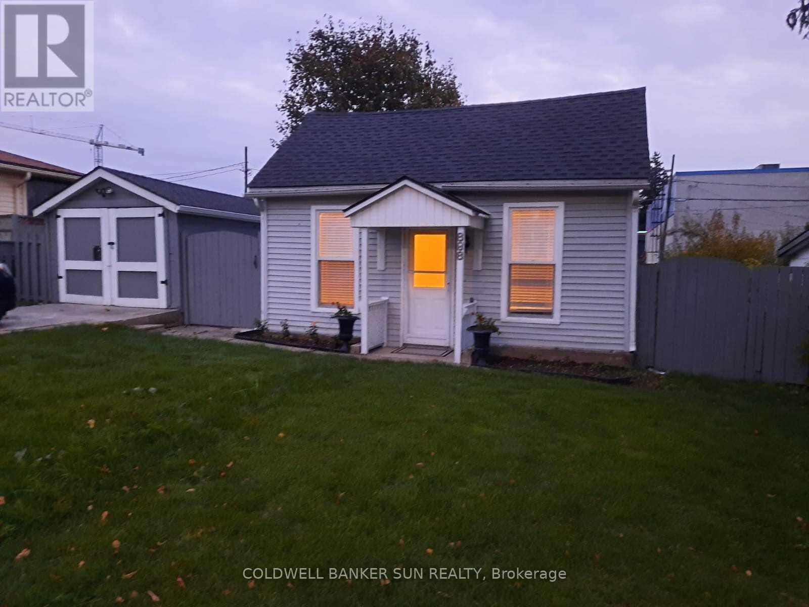 Property Photo:  888 Nellis Street  ON N4S 4C5 