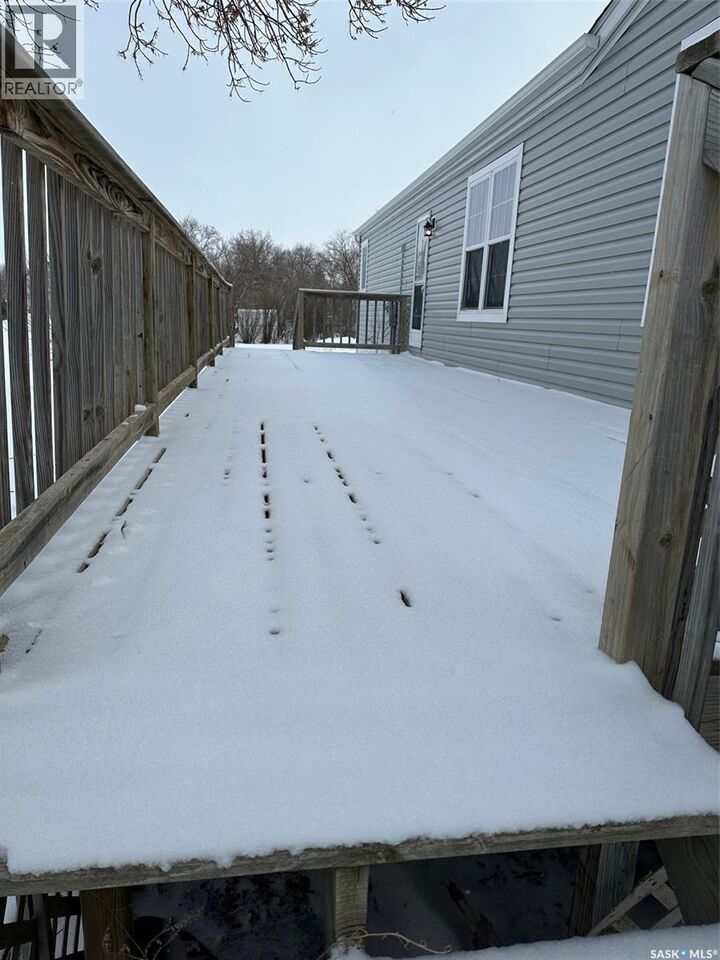 Property Photo:  267 Hanson Avenue  SK S0C 1P0 