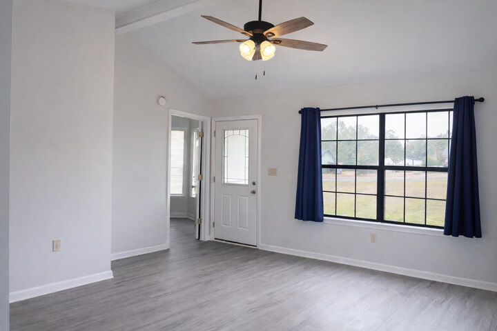 Property Photo:  130 Stephens Lane  FL 32539 