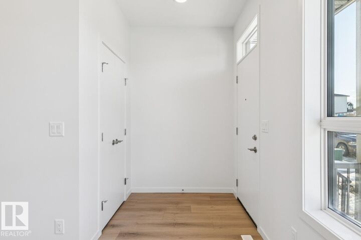 Property Photo:  403 30 Street SW  AB T6X 3E1 