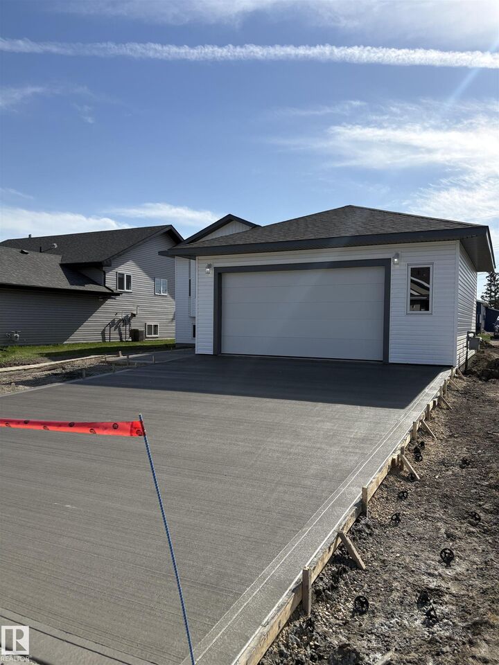 Property Photo: 6 4 Avenue AB T0B 1W0