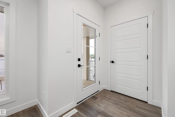 Property Photo:  18131 85 Street NW  AB T5Z 0X1 