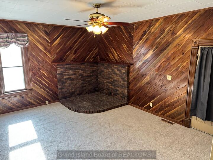 Property Photo:  411 East St  NE 68883 