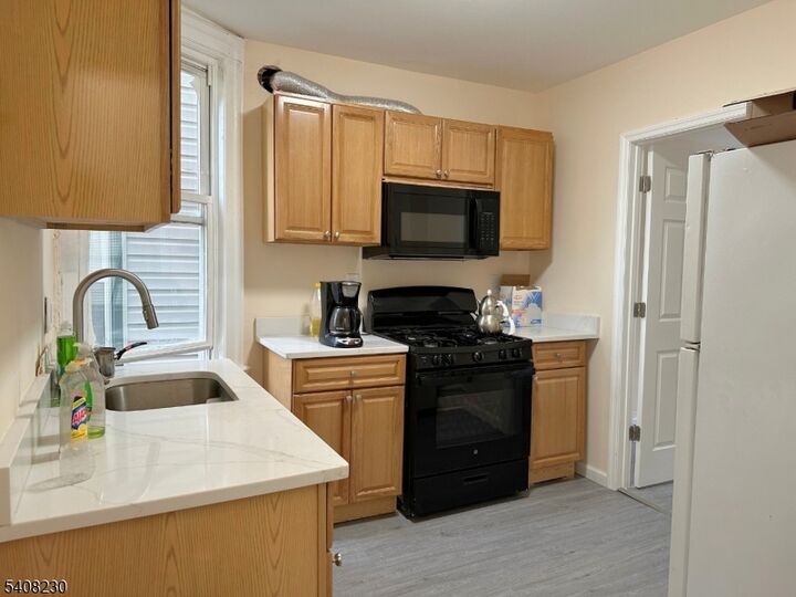 Property Photo:  276 Atlantic St 2  NJ 07503 