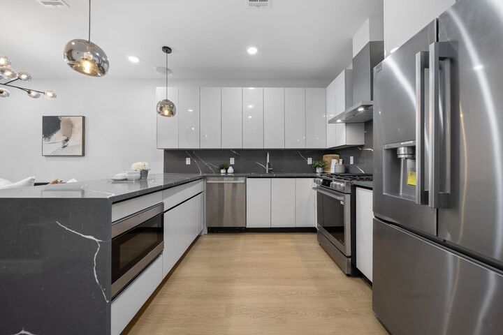 Property Photo:  3447 John F Kennedy Blvd 1  NJ 07307 