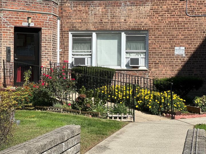 Property Photo:  6809 138th Street 2C  NY 11367 