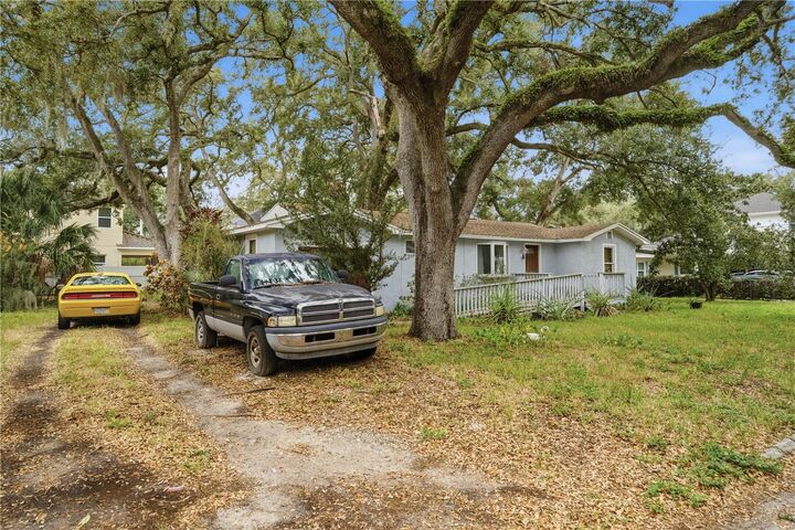 Property Photo:  3204 W Villa Rosa Street  FL 33611 