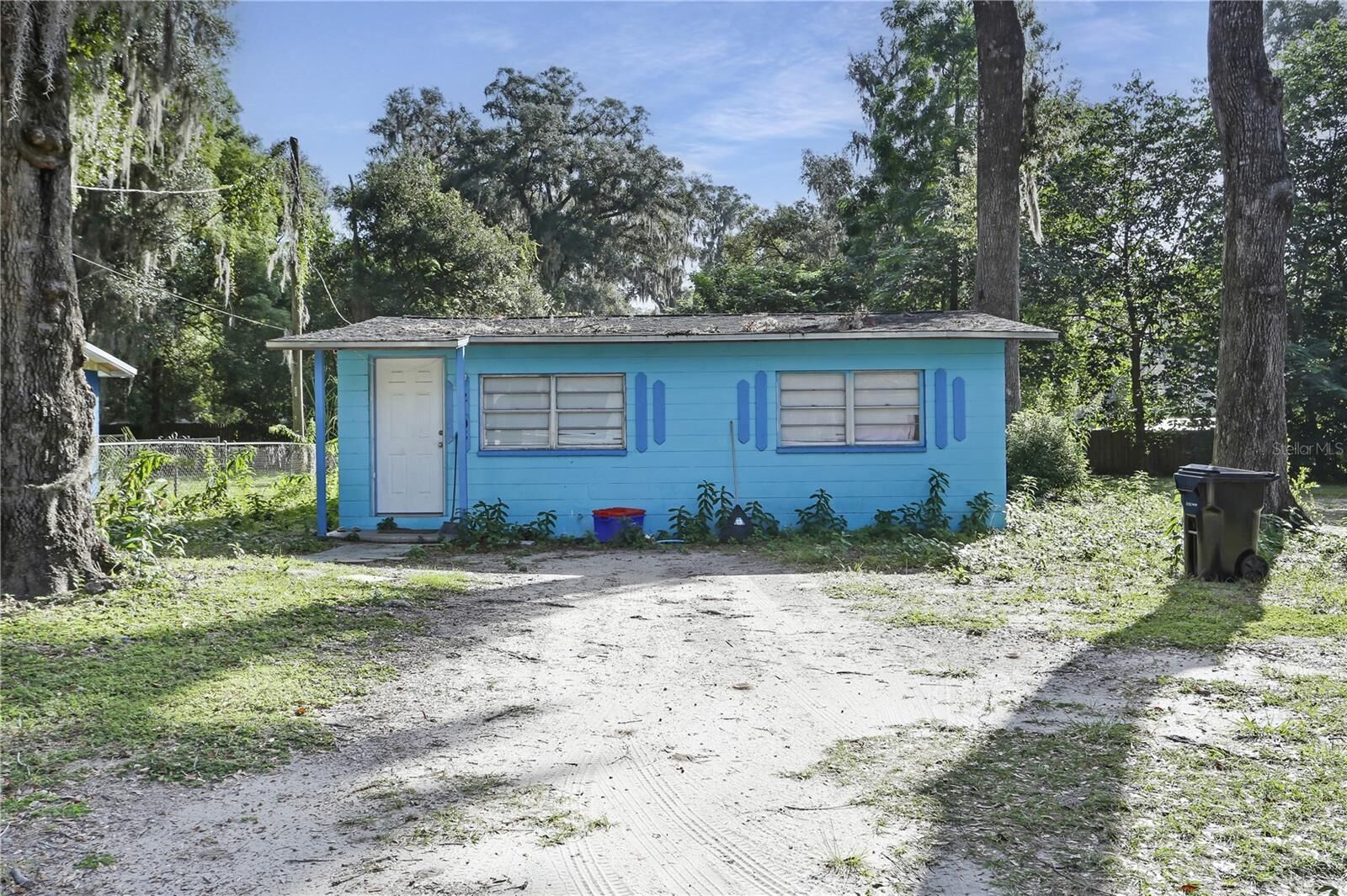 Property Photo:  2105 SE 45th Terrace  FL 32641 