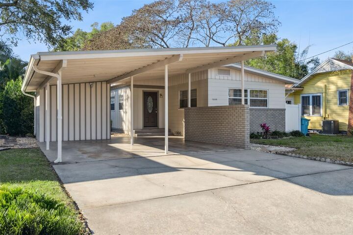 Property Photo: 1500 Pinecrest Place FL 32803