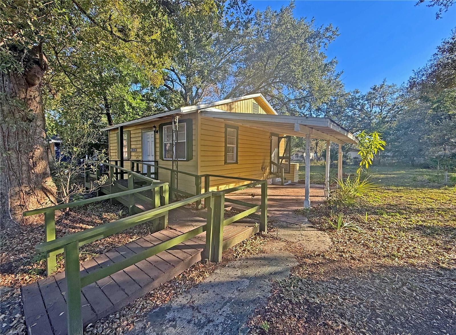 Property Photo:  3215 E Louisiana Avenue  FL 33610 