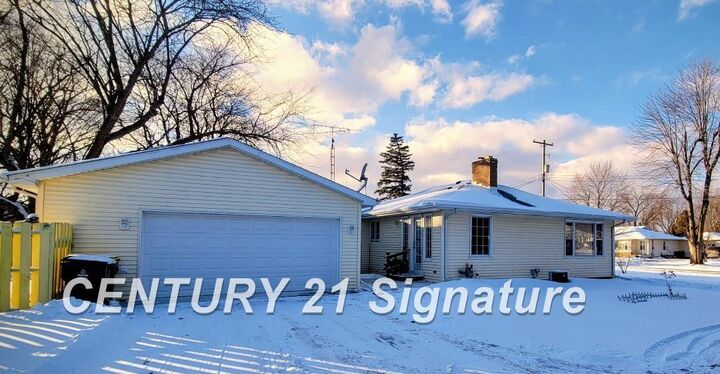 Property Photo:  616 Sunnyside Drive  MI 48616 