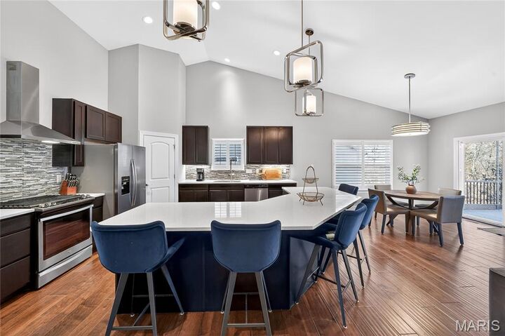 Property Photo: 956 Ridgepointe Place Circle MO 63367