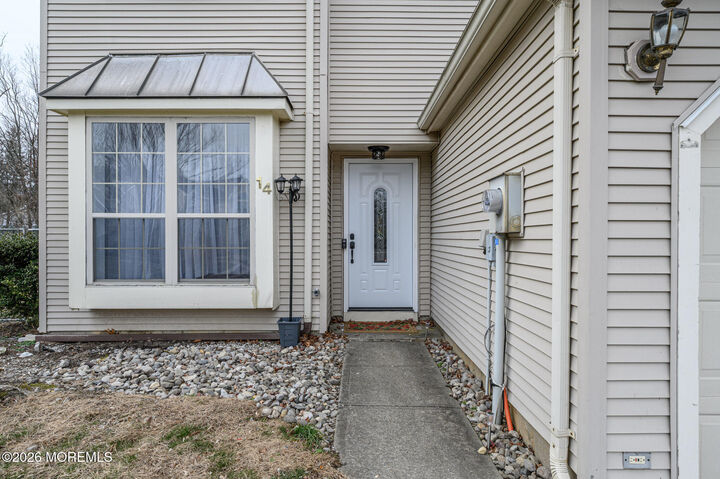 Property Photo:  14 Ravenwood Court  NJ 07728 