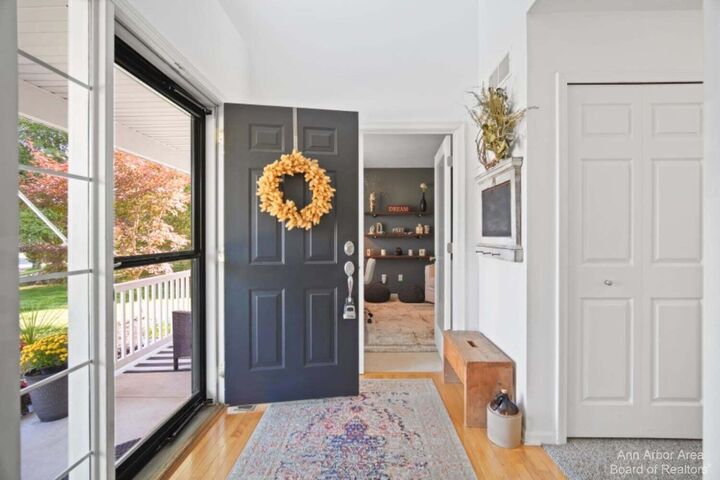 Property Photo: 214 Glenwood Circle MI 48158