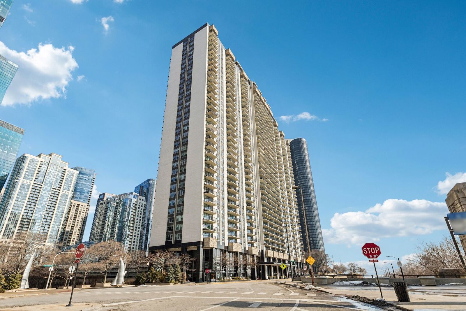 Property Photo:  400 E Randolph Street 3719-20  IL 60601 