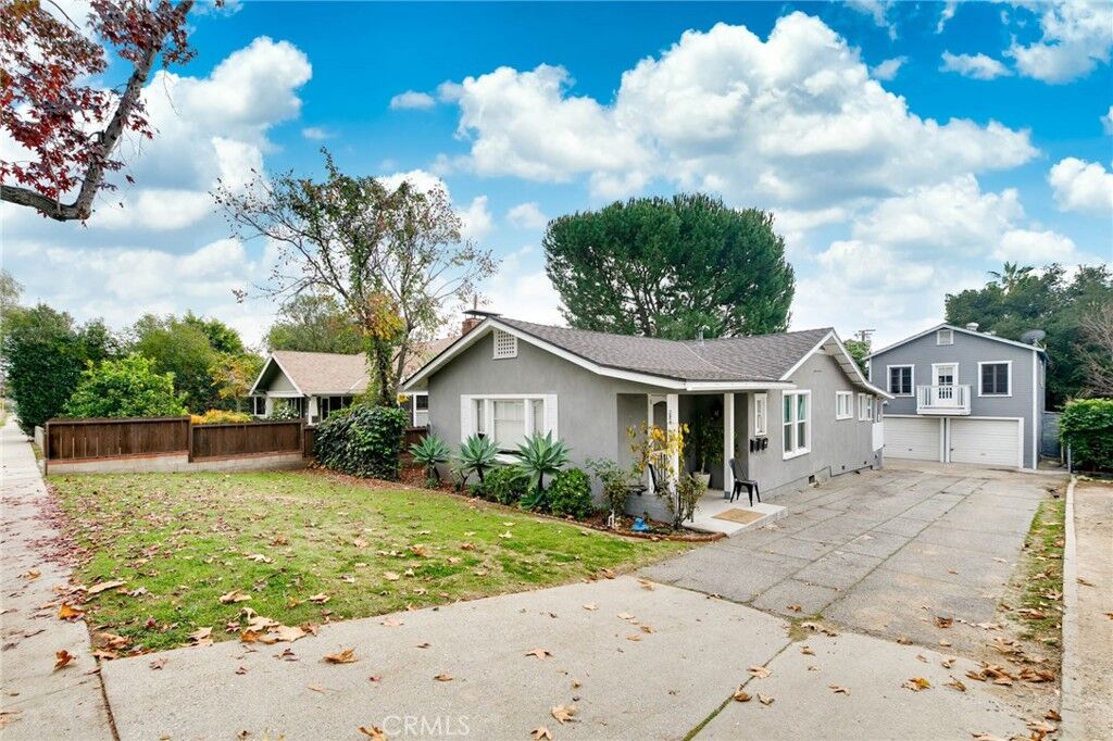 Property Photo:  288 290 Mariposa Avenue  CA 91024 