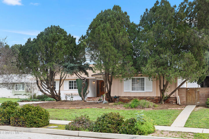 Property Photo: 8346 Moorcroft Avenue CA 91304