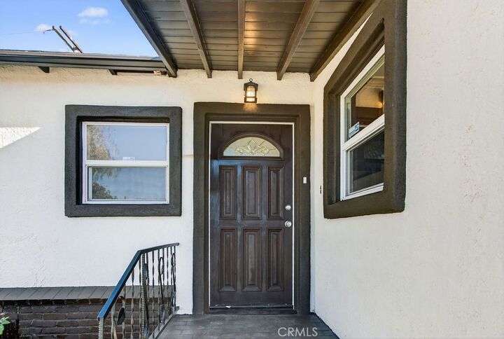 Property Photo: 2332 S Highland Avenue CA 90016
