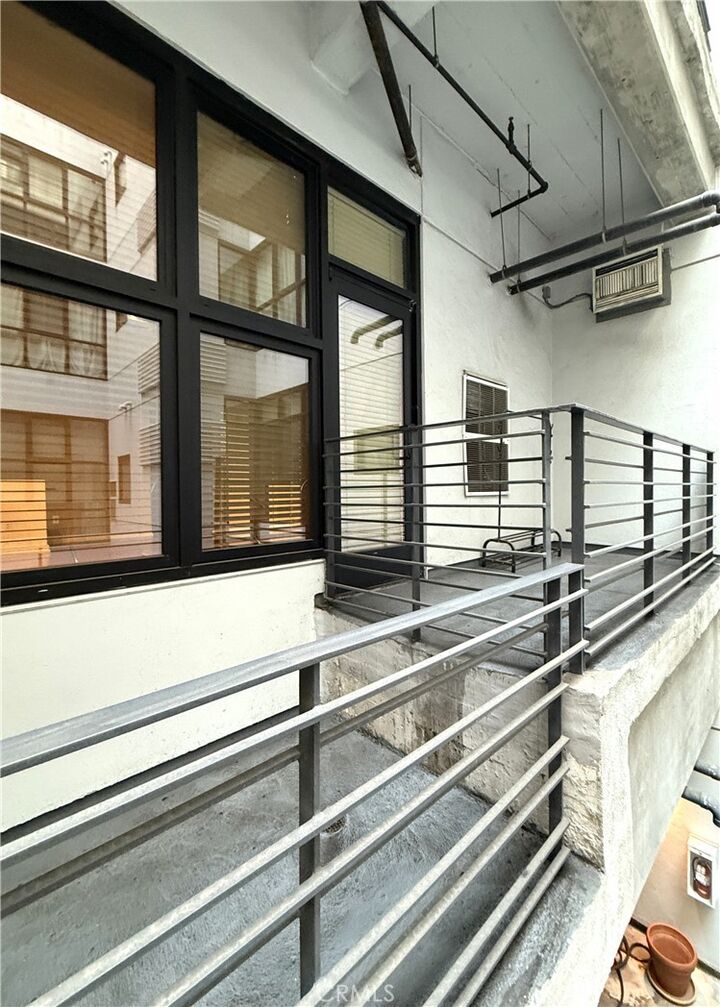 Property Photo:  1100 S Grand A109  CA 90015 