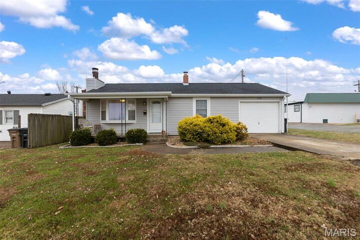 Property Photo:  2112 Merriwether Street  MO 63703 