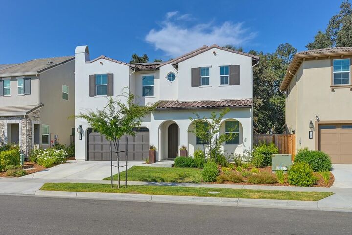 Property Photo:  2327 5th Avenue  CA 95818 