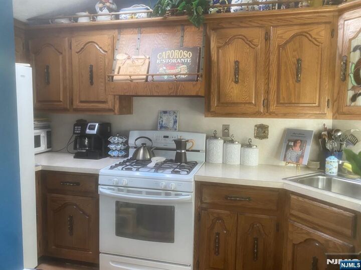 Property Photo:  74 Avenue E  NJ 07644 