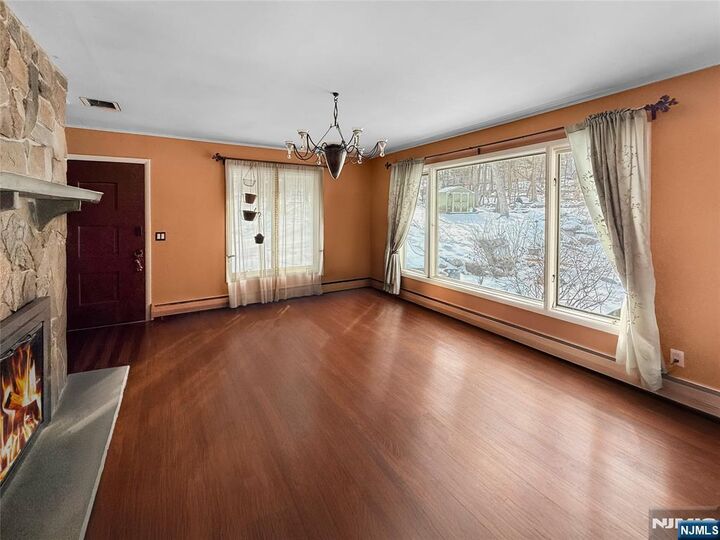Property Photo:  40 Pawnee Avenue  NJ 07436 