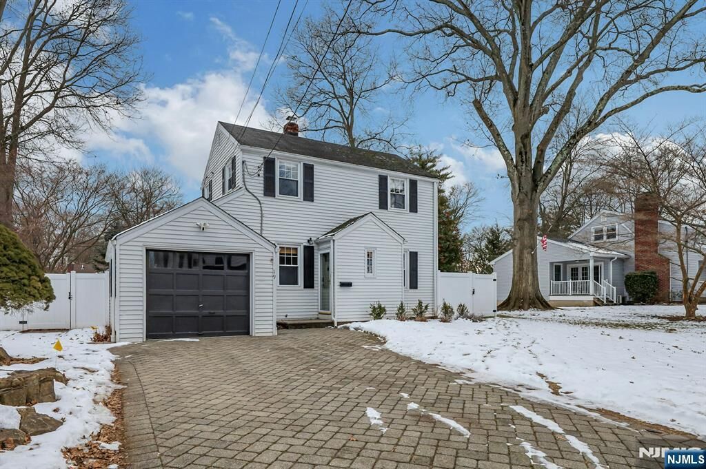 Property Photo:  19 Pine Street  NJ 07624 