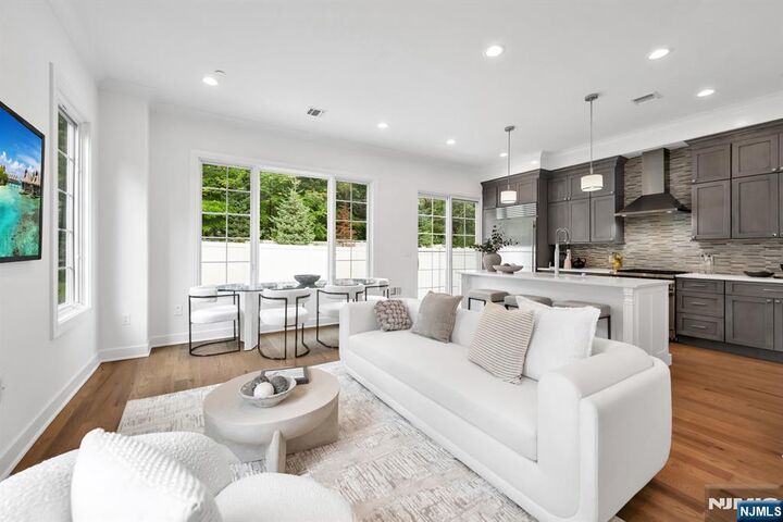 Property Photo:  11 Gabriel Court 11  NJ 07652 