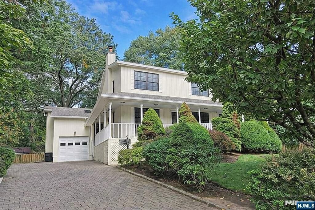 Property Photo:  127 Hillside Avenue  NJ 07626 