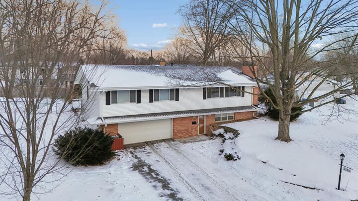Property Photo:  2120 Aquila Avenue N  MN 55427 
