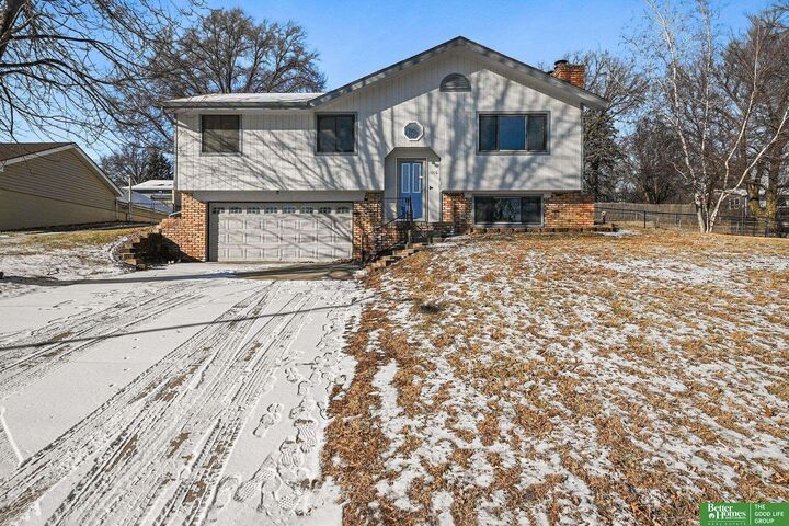 Property Photo: 7016 N 51 Street NE 68152-9999