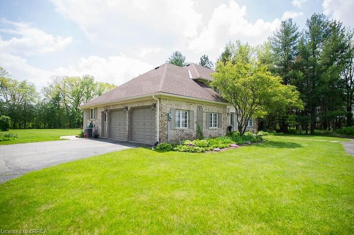 Property Photo:  92 Highland Drive  ON N3T 5L7 